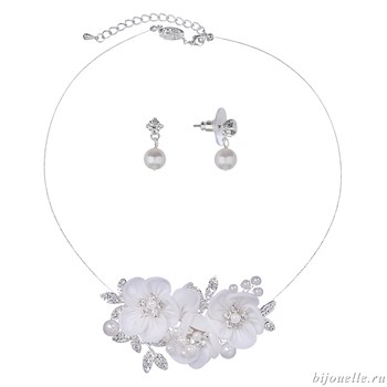 Комплект бижутерии для невесты с кристаллами Сваровски "Белые цветы" - фото 5007
