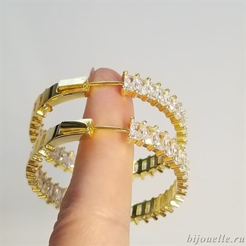 Большие круглые серьги-кольца с крупными цирконами 4,3*0,6 см, покрытие желтое золото - фото 6093